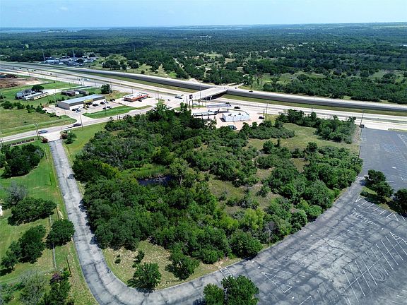 3rd image of 8677 Jacksboro Hwy