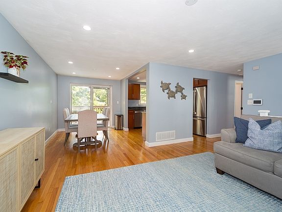 4th image of 5 Bass Ter