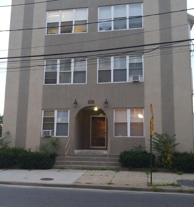 1st image of 5 Lake St APT 12