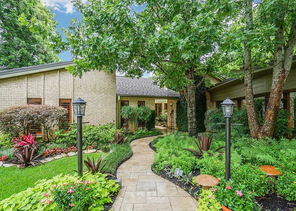 1st image of 3034 La Quinta Dr