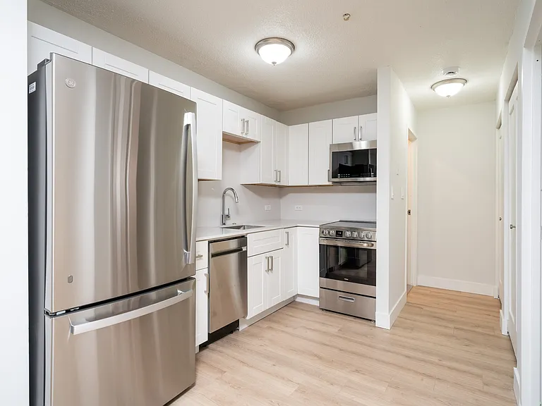 162 Summer St #11D — Photo 1