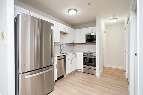 162 Summer St Photo 1
