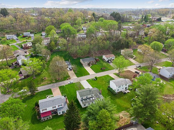 3rd image of 446 Diablo Dr
