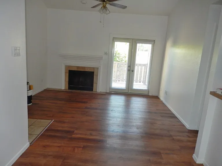 8601 Park Ln #422 — Photo 4