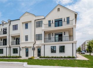 3925 S Champions Dr, Rogers, AR 72758