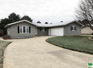 108 Cedar Ct, Elk Point, SD 57025