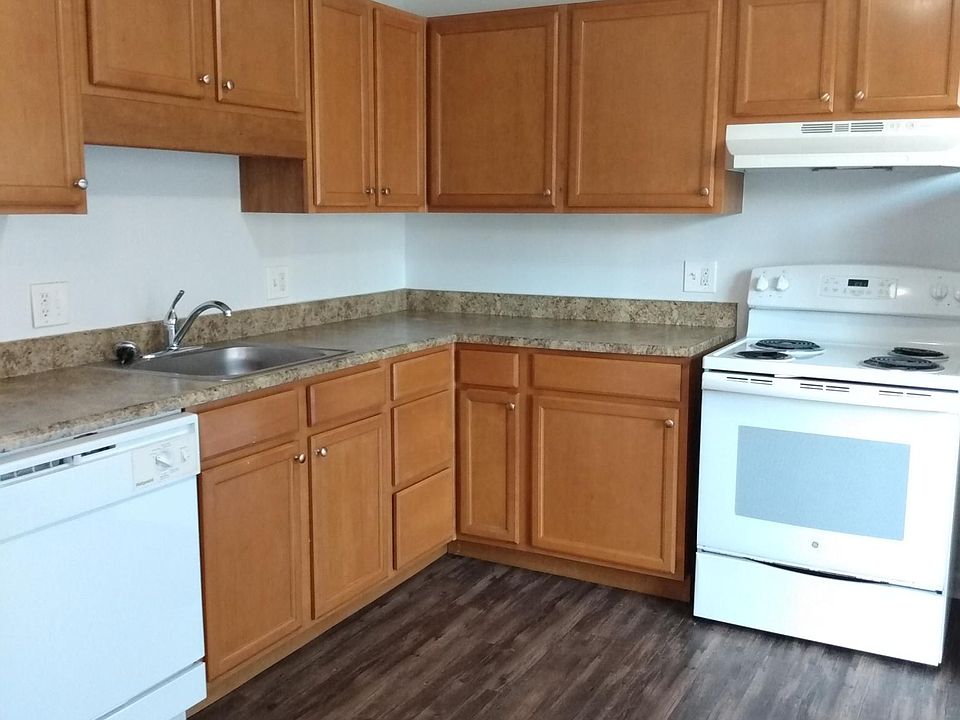 1st image of 7121 Twin Oaks Dr
