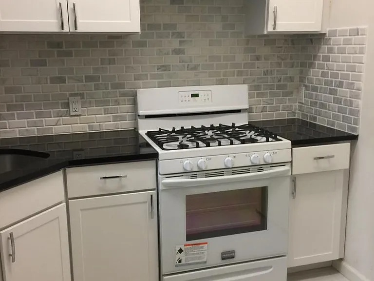 134 N 21st St #1R — Photo 2