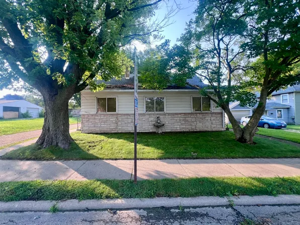 1605 E 3rd St, Sterling, IL 61081