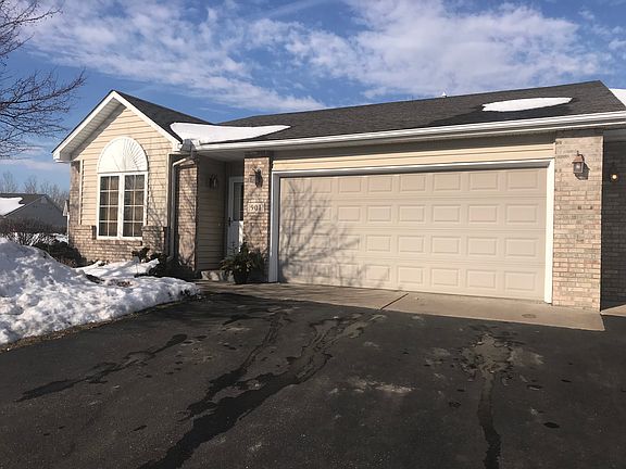 2nd image of 901 Evergreen Ct