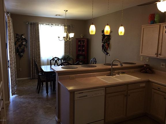 5th image of 905 W Union Bell Dr