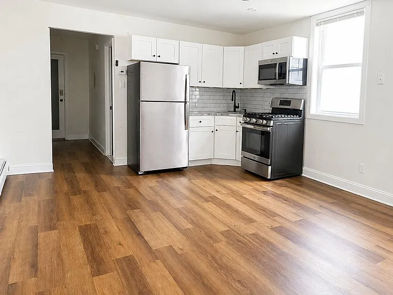 3175 Richmond St #2 — Photo 5