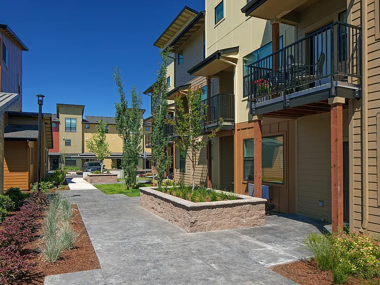 The Tennyson At Crescent Village — Photo 24