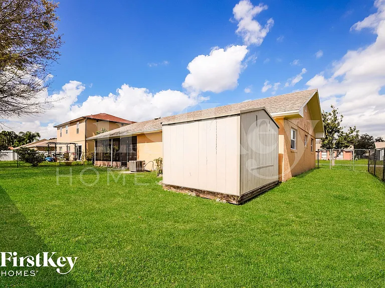 724 Dromedary Dr — Photo 14