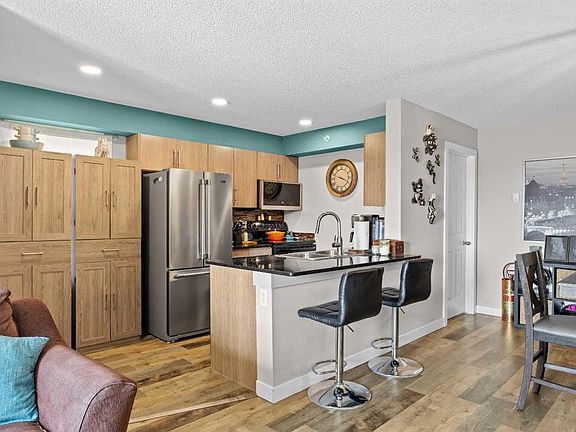 4th image of 7110 SW 80th Ave NE #401