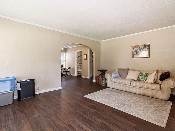 4th image of 2426 Hazel St