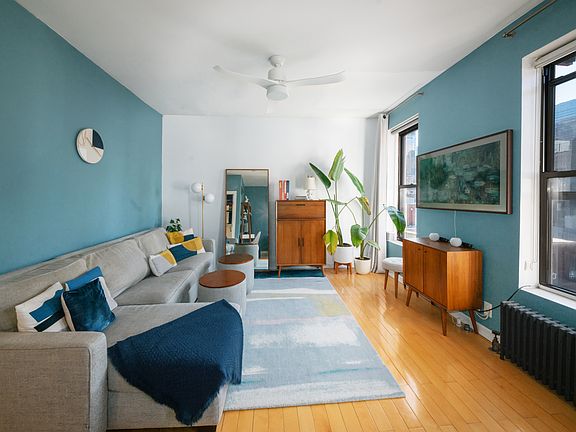 5th image of 404 W 48th St APT 5B