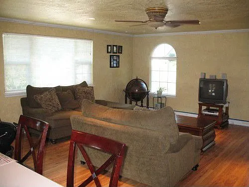 1010 W Harbeck Rd photo 1