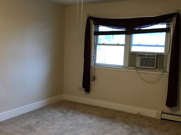 4th image of 130 Delmar Ave
