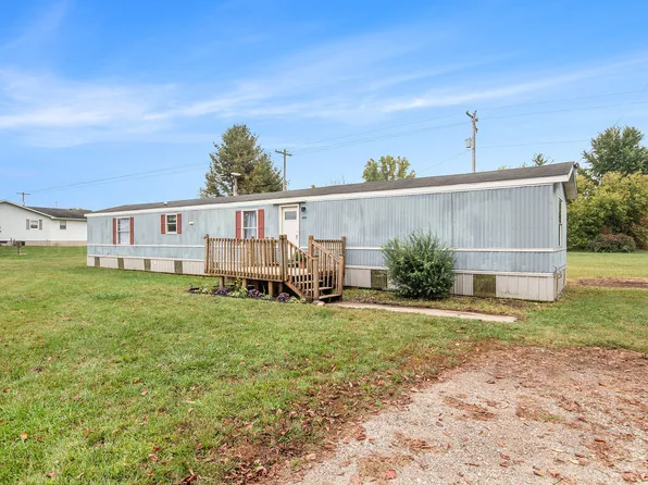 8208 E Sidney Rd, Crystal, MI 48818