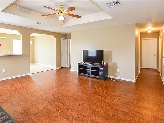 5th image of 3806 Sunflower Dr