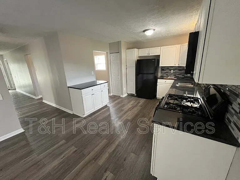 3008 N Pauline Ave — Photo 8