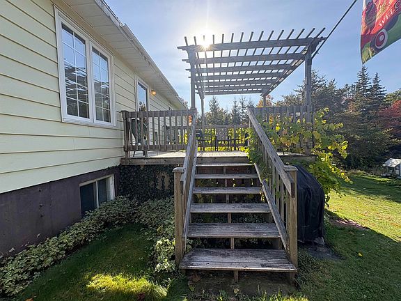 5th image of 99 Williams Rd