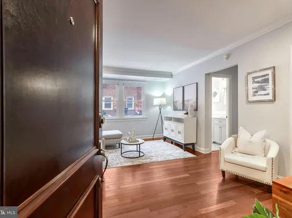 906 S Washington St APT 110, Alexandria, VA 22314