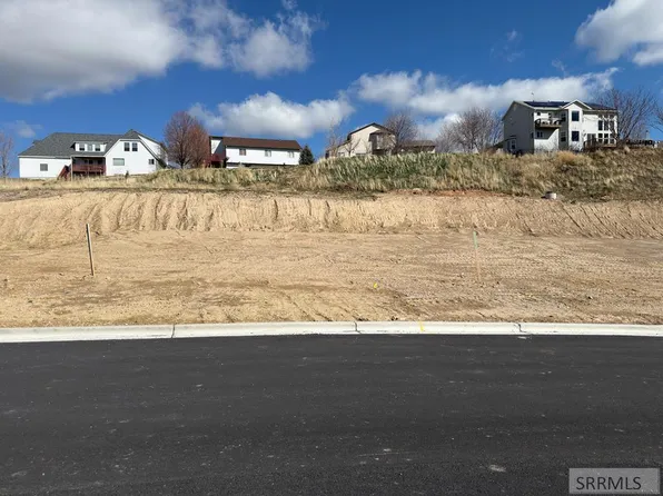 6 Falcon Ridge Dr, Pocatello, ID 83201