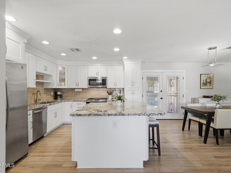 1st image of 1236 E DEL RIO Drive