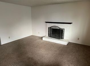 5040 E St APT 12, Springfield, OR 97478