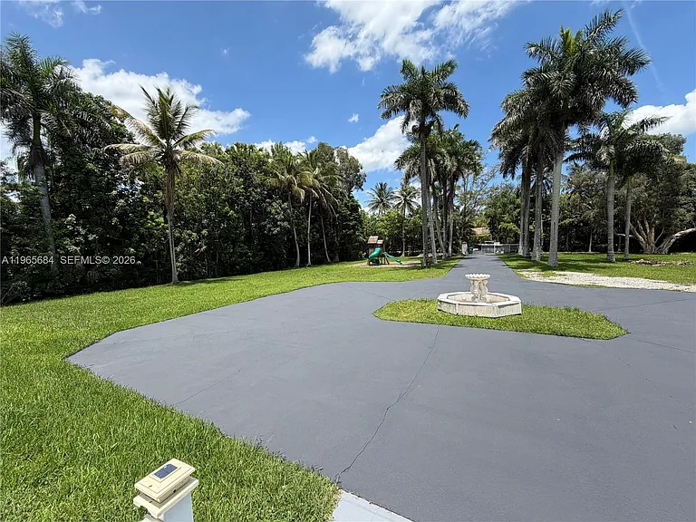901 SW 121st Ave — Photo 12