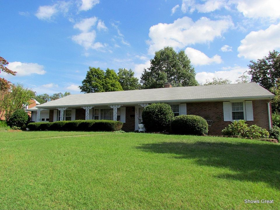 For Sale: 3244 Pasley AVE SW, Roanoke, Virginia 24015