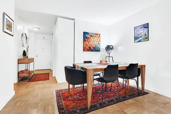 Rented by Cooper & Cooper Real Estate | media 7