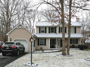 1073 Whispering Oak Ln, Manahawkin, NJ 08050