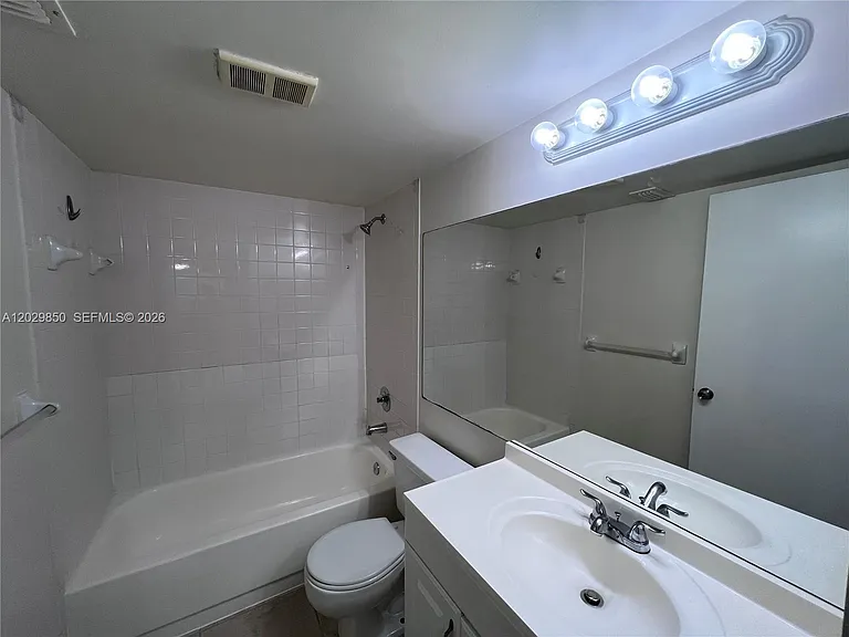 640 S Park Rd #144 — Photo 11