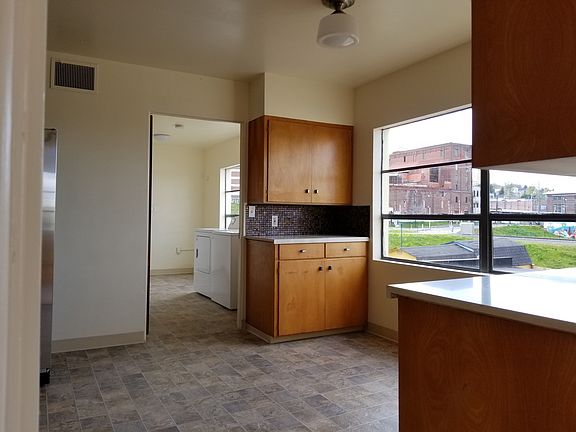 5th image of 2620 Pacific Ave #0