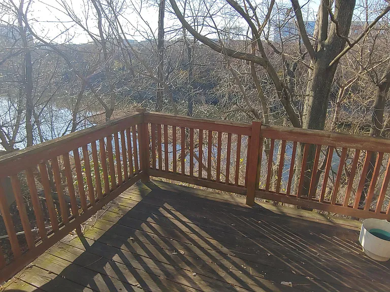 590 Bradley St — Photo 13