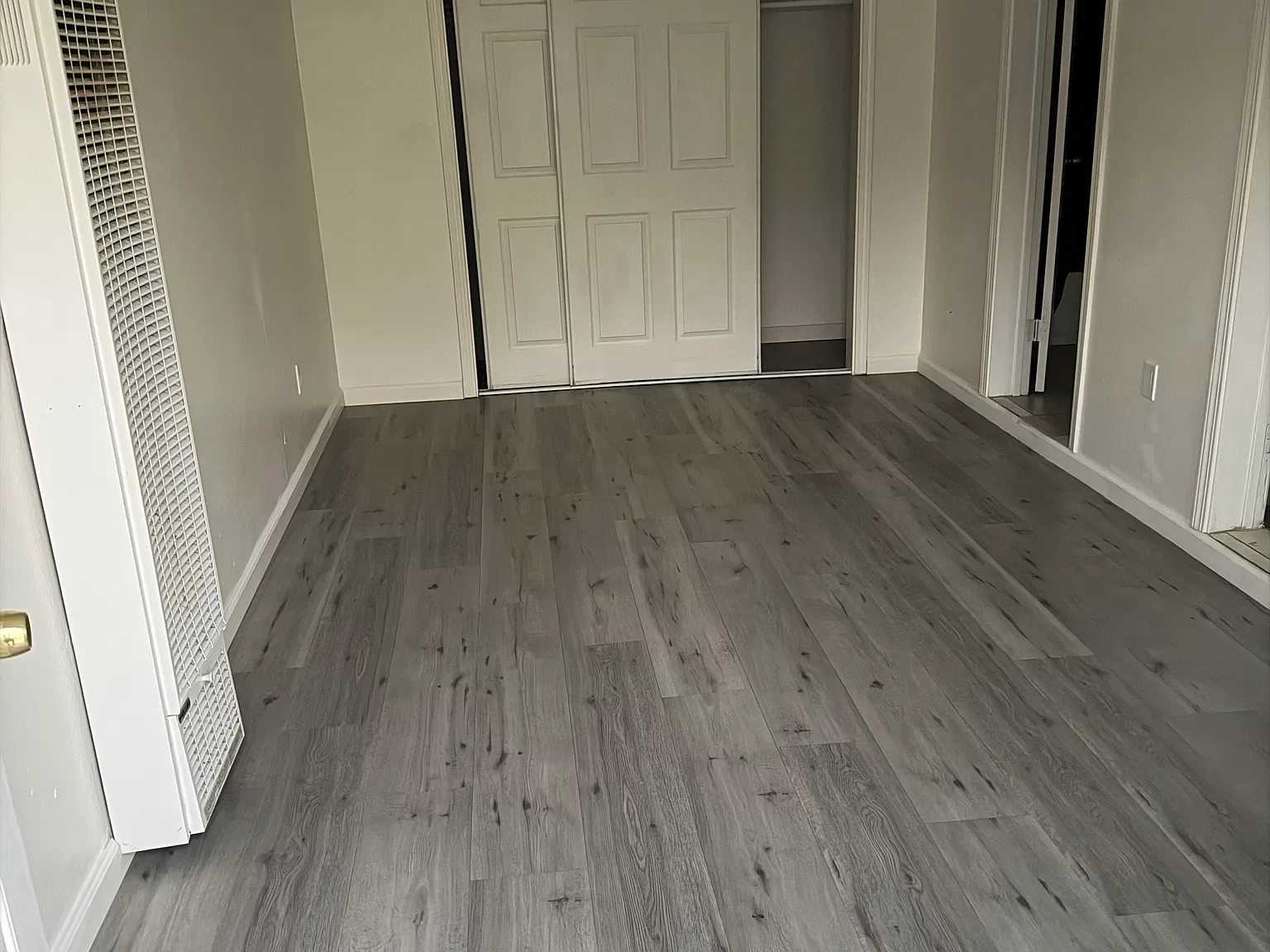 3 bed, 1000 sqft, $1,895 — Photo 2