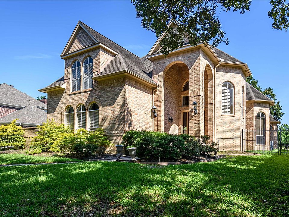 1st image of 4002 Colony Oaks Dr