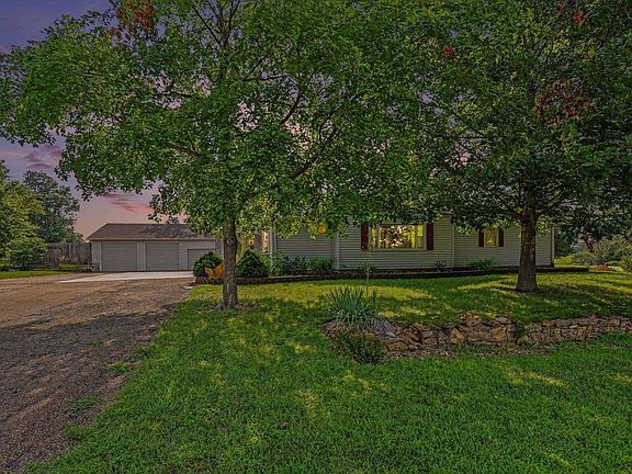 2nd image of 3632 SE Croco Rd