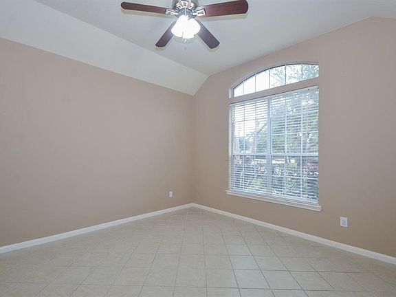 3rd image of 15235 Millers Run Ln