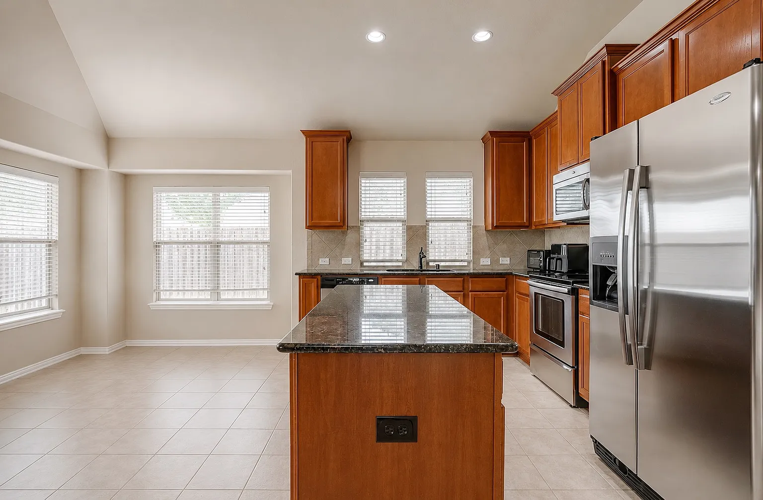 3 bed, 1512 sqft, $2,300 — Photo 3
