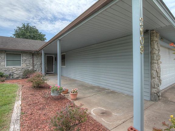 2nd image of 2609 E Dallas St