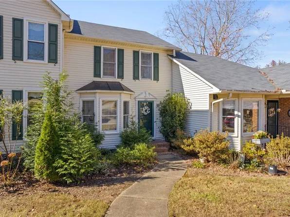 321 Angie Dr, Taylors, SC 29687