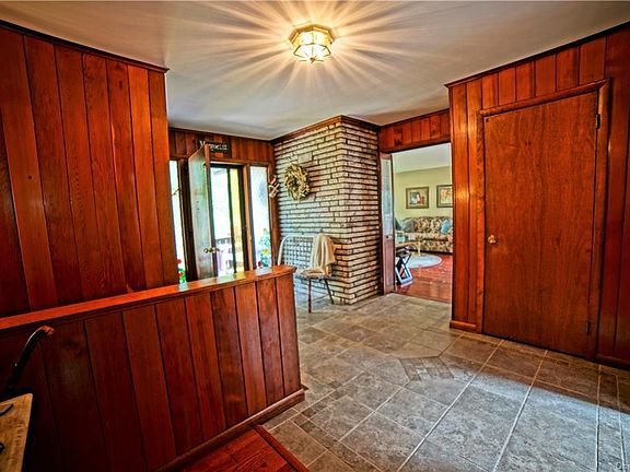 4th image of 75 Old Quaker Hill Rd