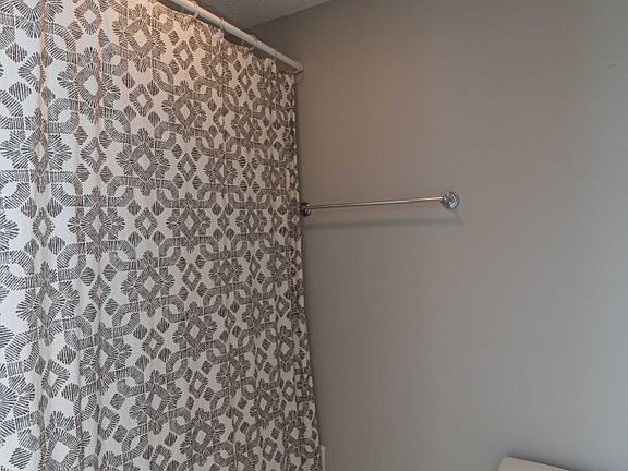 5th image of 115 N Marion Dr