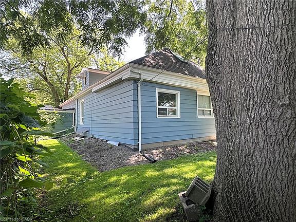 2nd image of 9 Norfolk St N