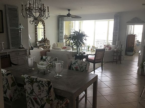 2nd image of 1910 Tarpon Ln Unit 4-202