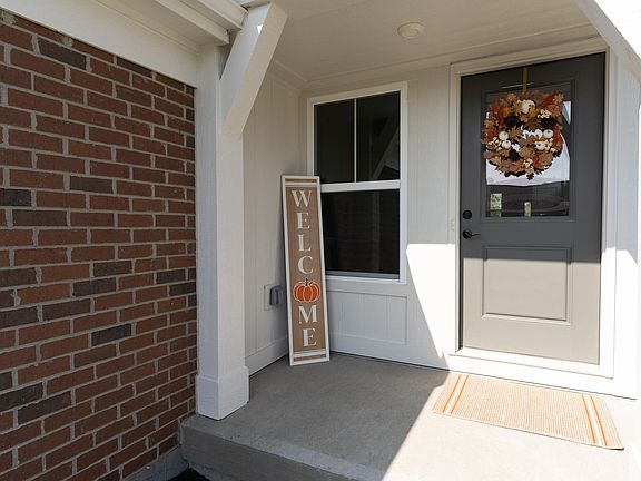 3rd image of 3333 Mackenzie Ct